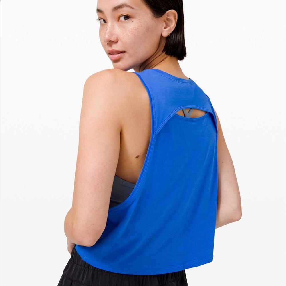 Lululemon ‘Cut Back’ Crop Top